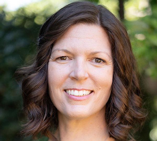 Portrait of Robyn Grimm