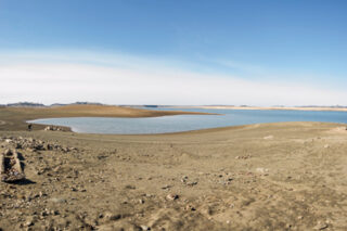 Photo of Folsom Lake with low water during drought
