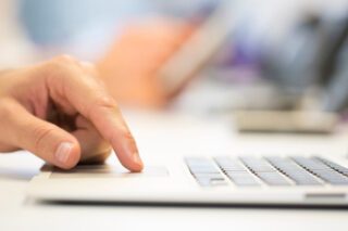MaleHandMacbookAir