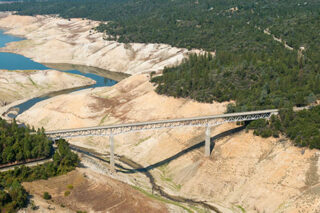 photo - Lake Oroville and bridge during drought