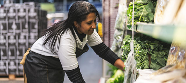 photo - Grocery Store Worker