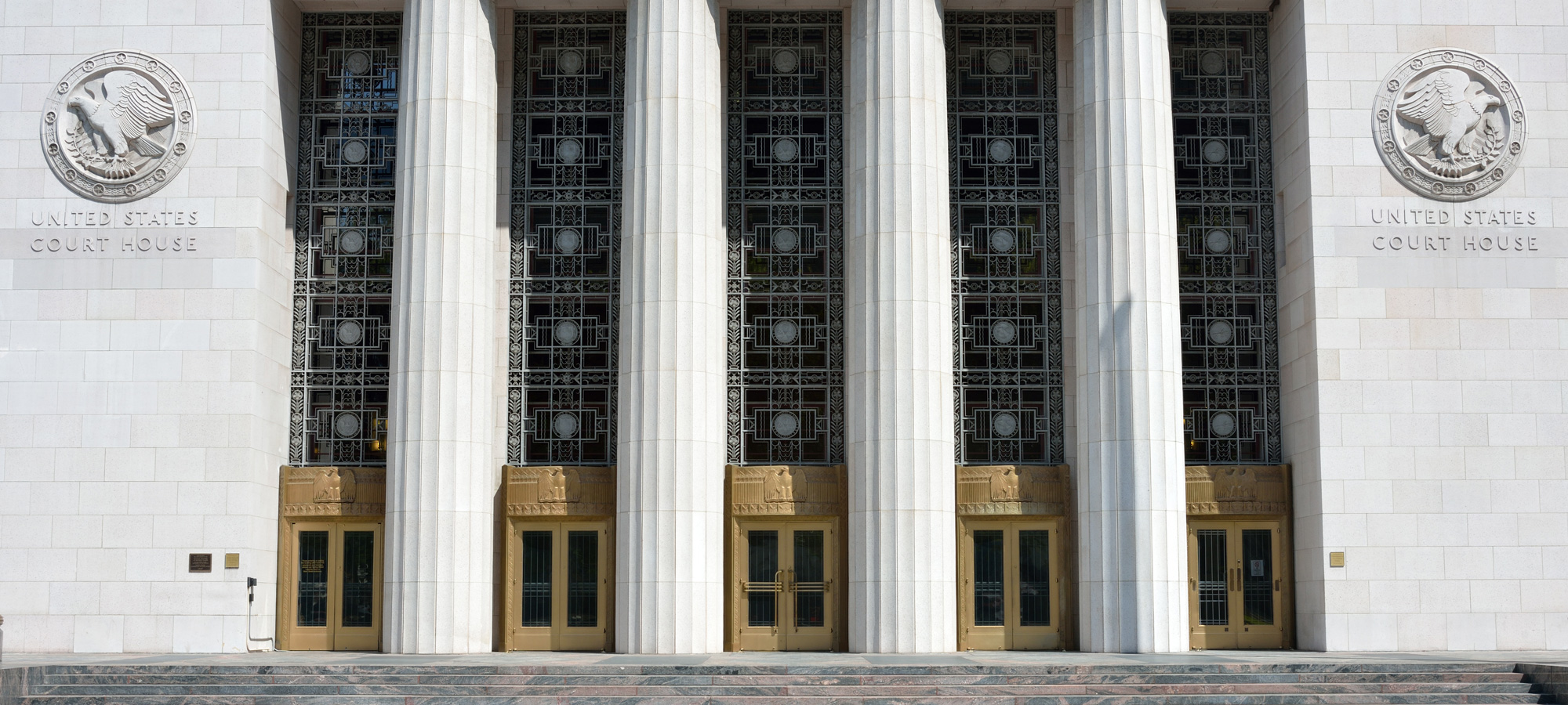 photo - US court house