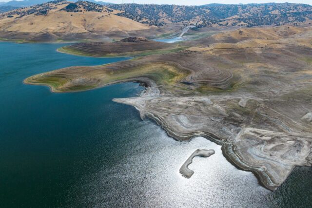 photo - San Luis Reservoir, pixel ca dwr 2022_09_14_AI_0289_San_Luis_Lake_Levels