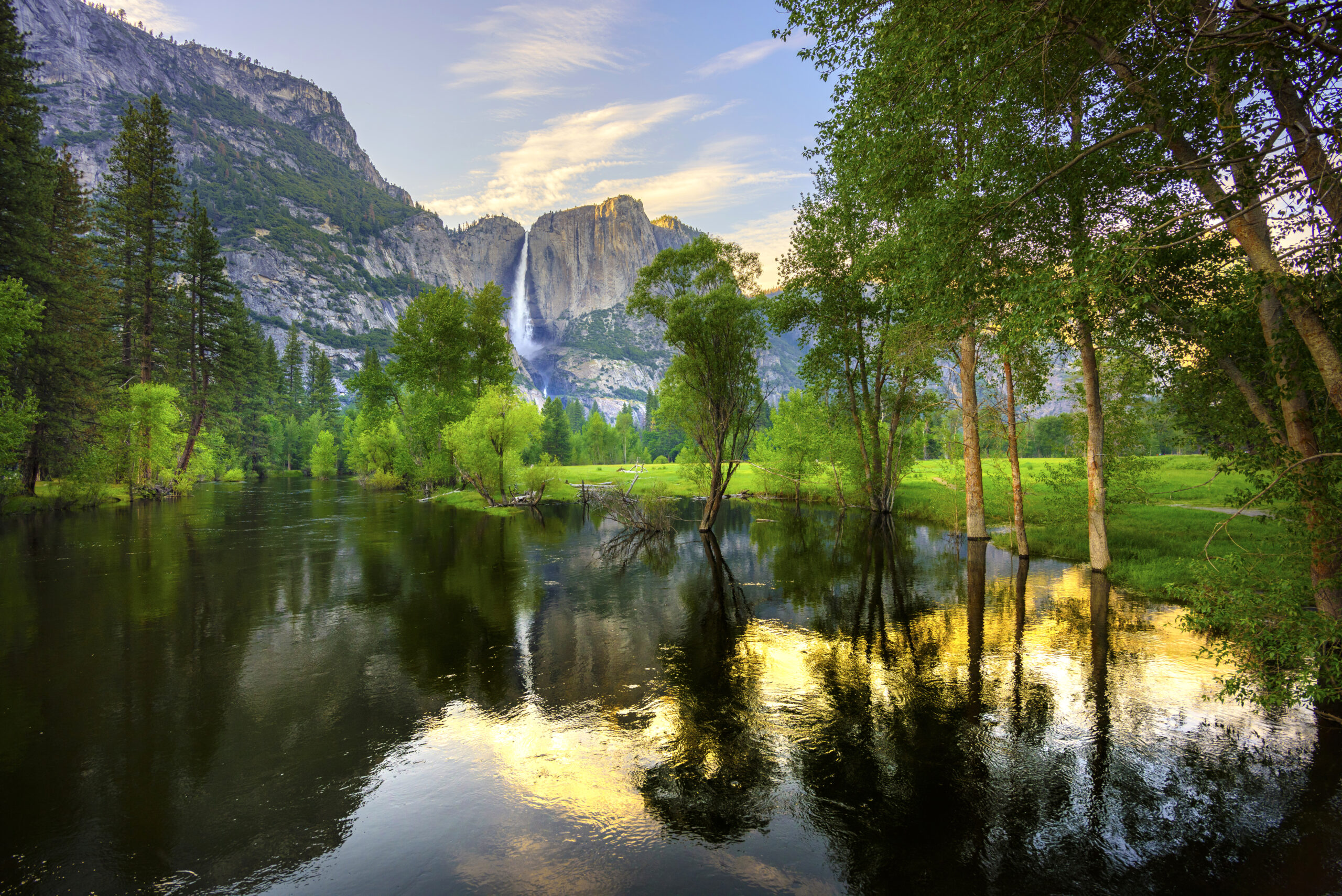 photo - Yosemite falls in spring