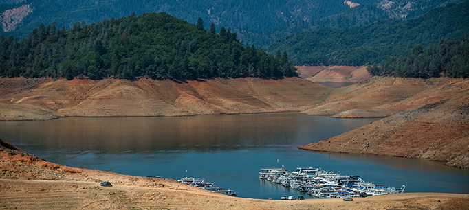 Photo of Shasta Lake with low water during drought