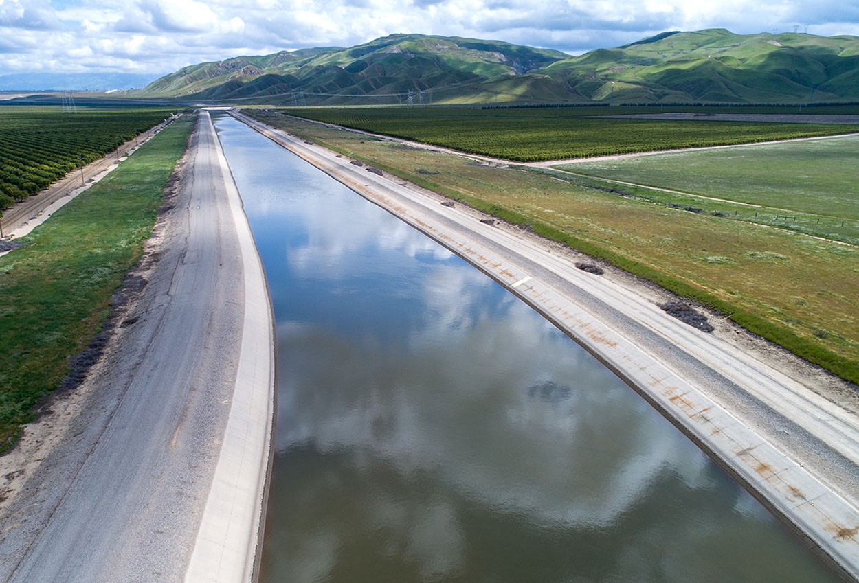 photo - California Aqueduct in Kern County, California - Pixel Ca DWR
