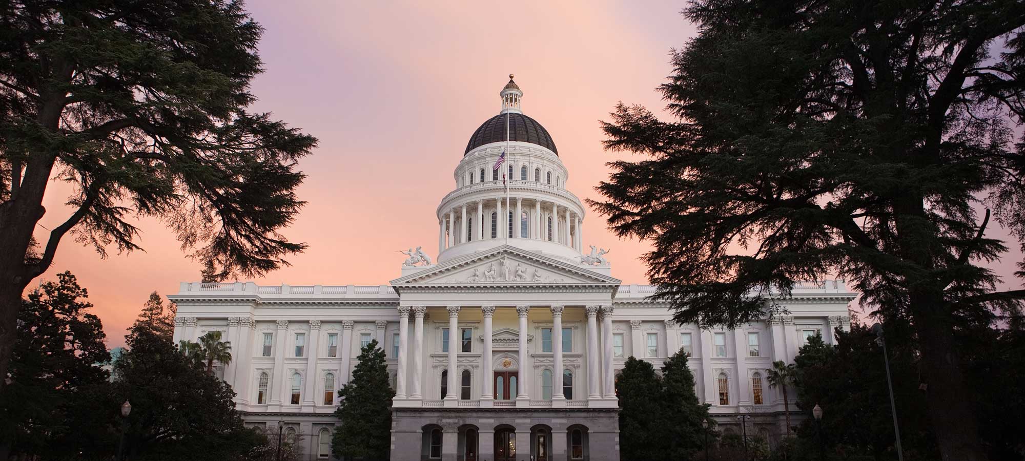 photo - Capitol Building in Sacramento, California at Sunset