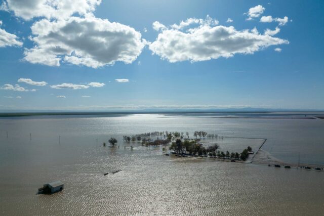 photo - Flooded fields and properties after March 2023 storms In Corcoran, California-pixel-ca-dwr-2023_03_24_JB_0007_Tulare_Lake_Drone