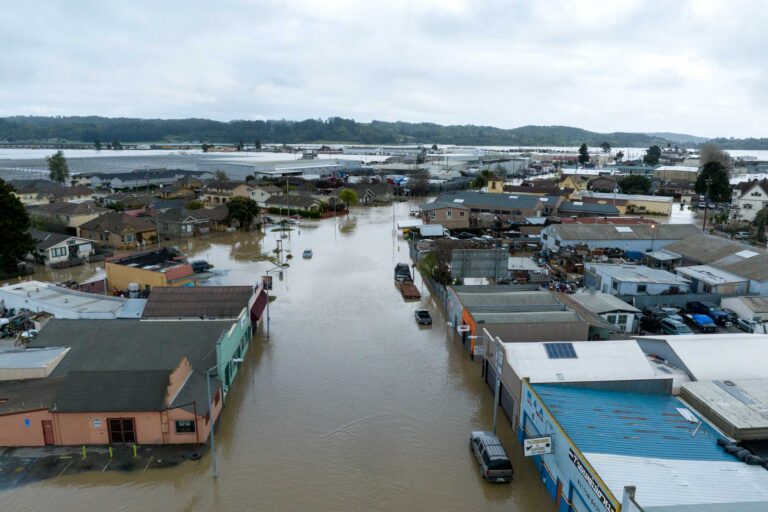 Flooded Township of Pajaro, pixel ca dwr 2023_03_12_KJ_0069_Pajaro_Levee_Break_Drone