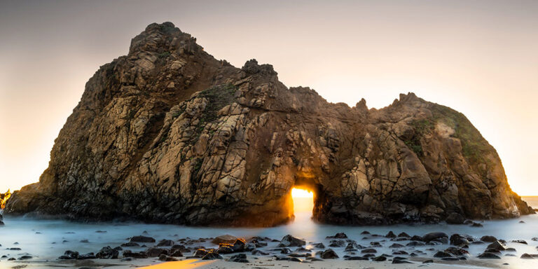 photo - Keyhole Arch during Sunset