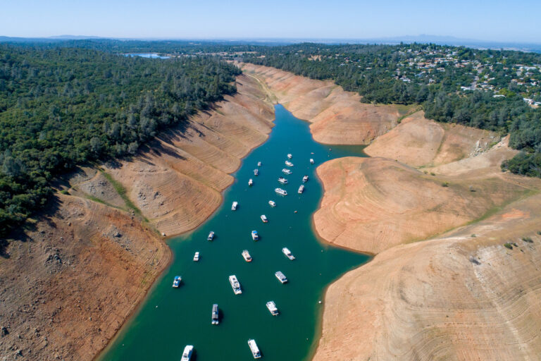 photo - Lake Oroville Aerial with Boats