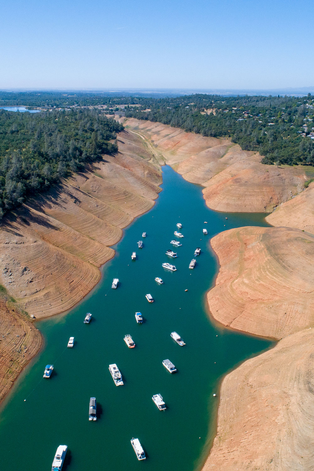 photo - Lake Oroville with Boats