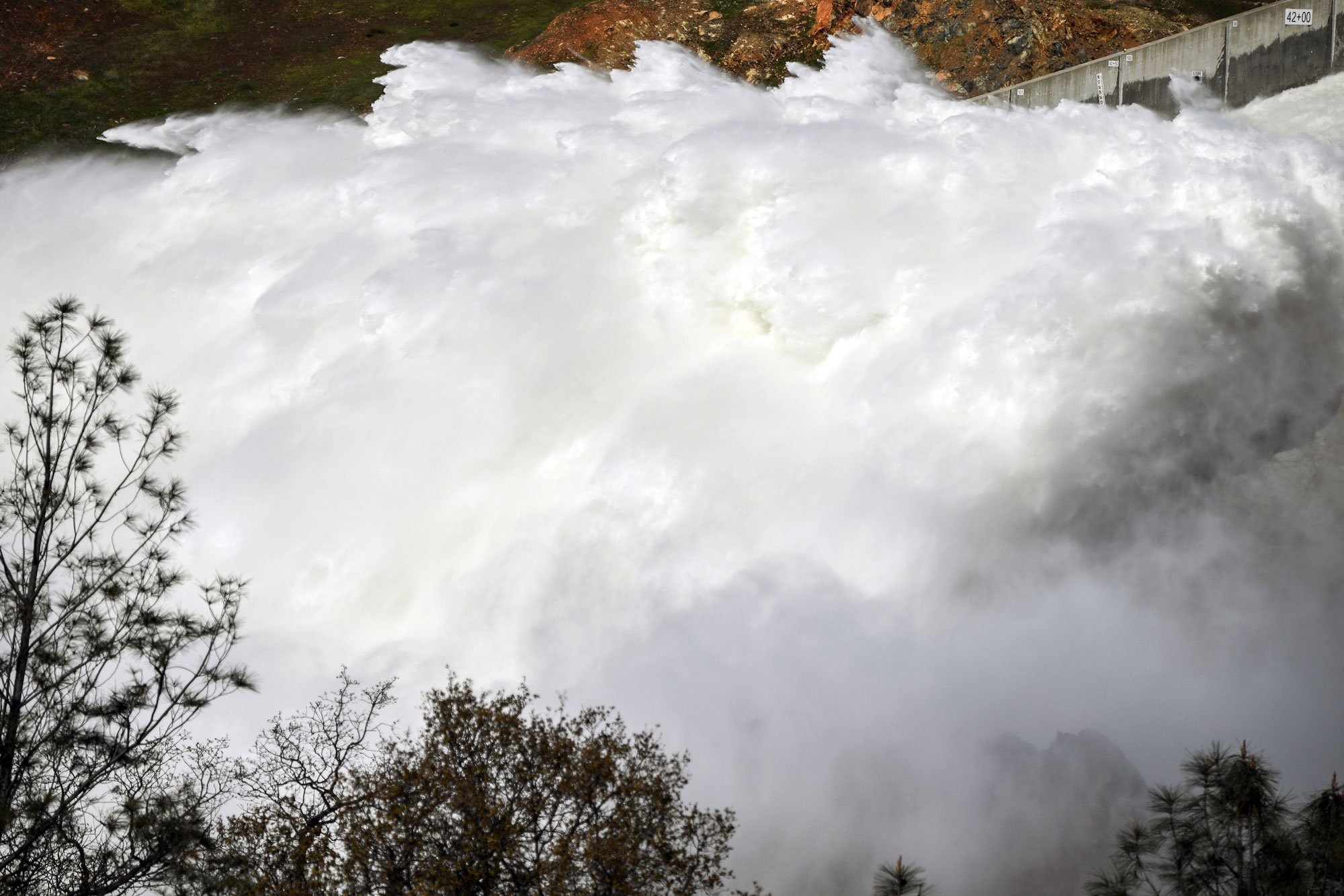 photo - Lake Oroville reservoir spillway release in March 2023
